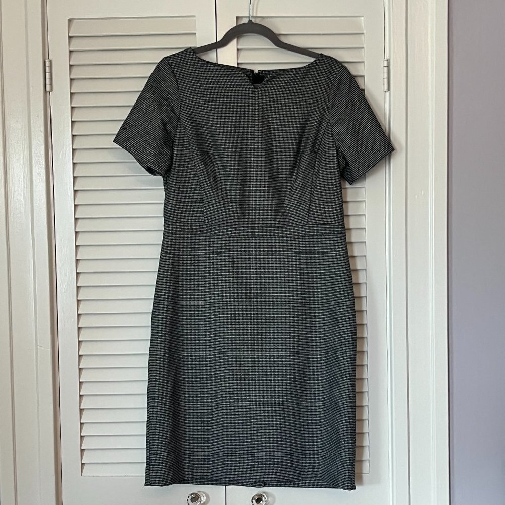 Ann Taylor Gray Short Sleeve Dress